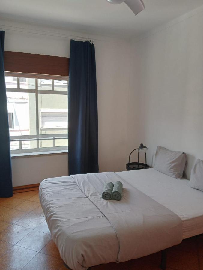 Cacilhas Mini Hostel Bagian luar foto