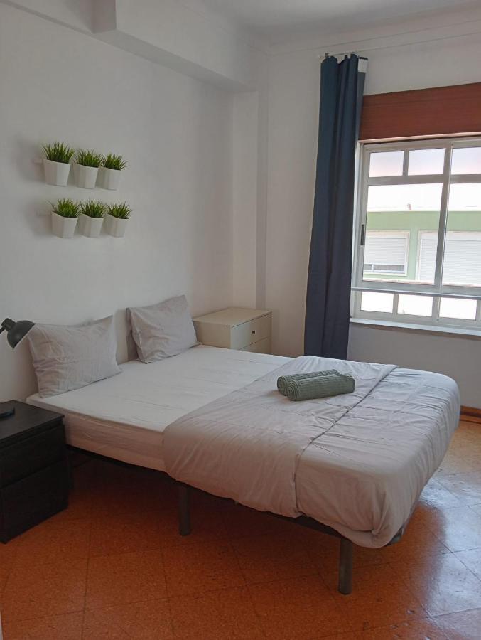 Cacilhas Mini Hostel Bagian luar foto
