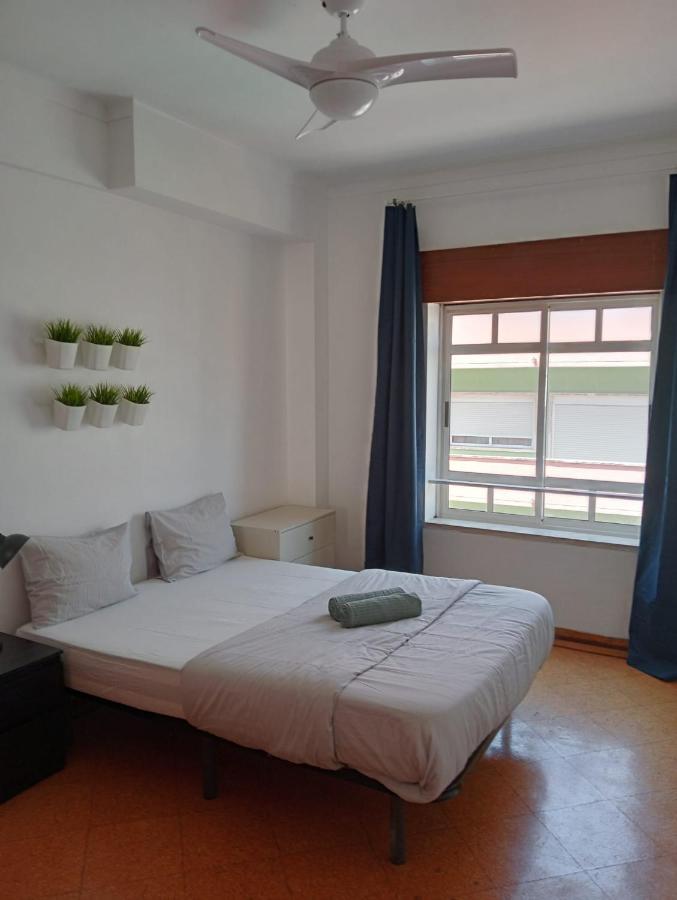 Cacilhas Mini Hostel Bagian luar foto